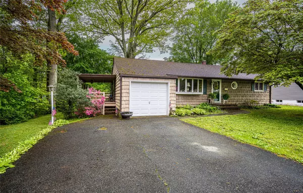 24 Briarbrook RD, Ossining, NY 10562