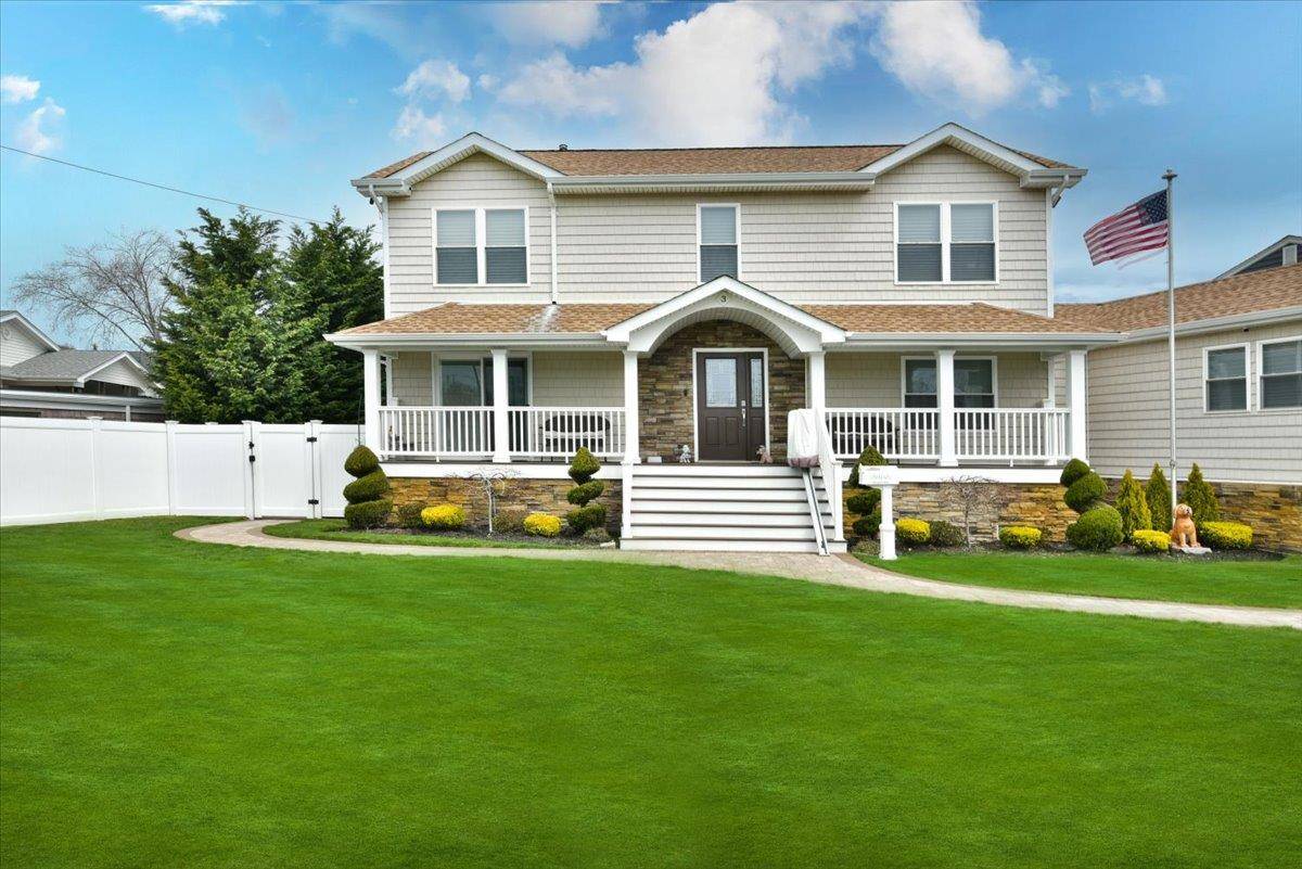 Massapequa, NY 11758,3 Neptune PL