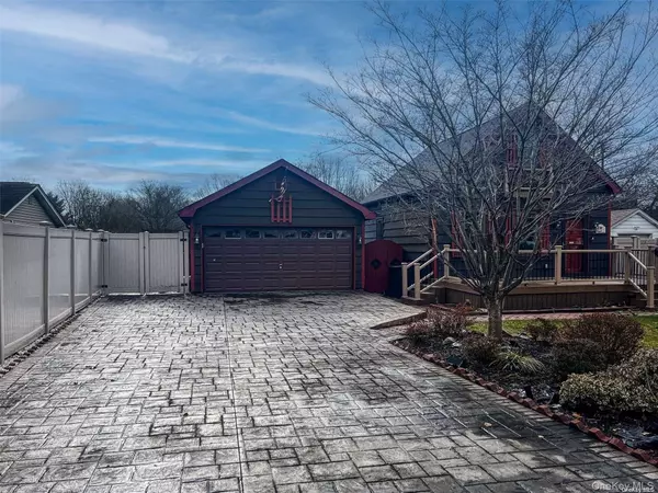Melville, NY 11747,9 Reinhart CT