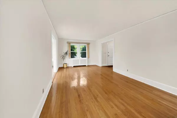 Yonkers, NY 10710,12 Pilgrim AVE
