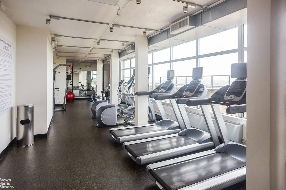 Forest Hills, NY 11375,110-11 Queens BLVD #18D