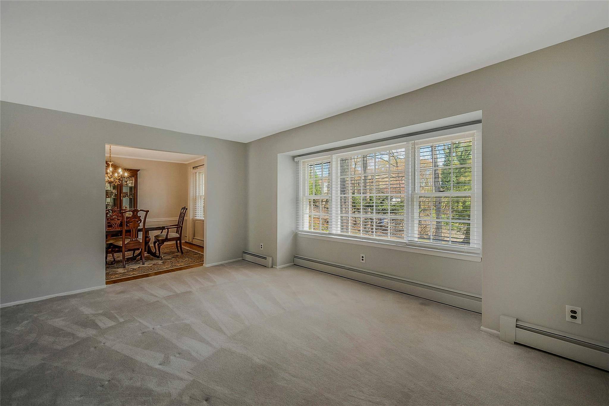 Port Jefferson, NY 11777,10 Ellen DR