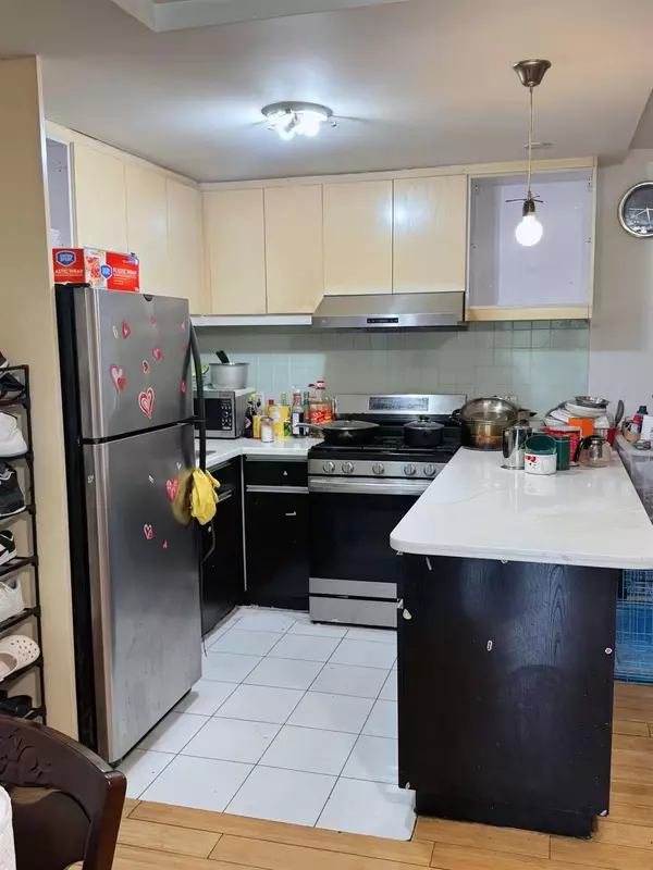 Flushing, NY 11355,132-03 Sanford AVE #2F