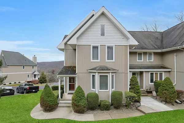 Fort Montgomery, NY 10922,49 Corbin Hill RD