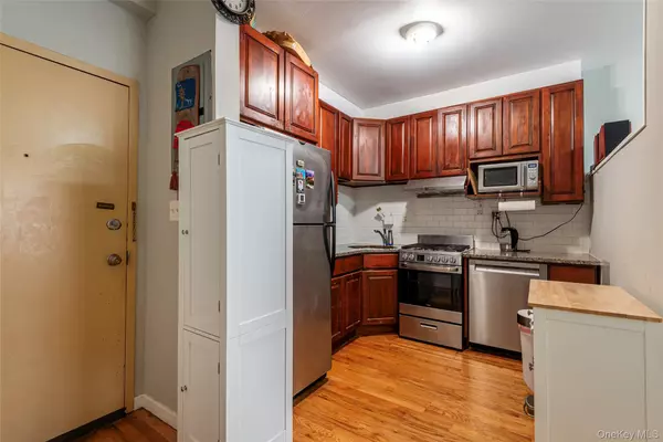 Jamaica, NY 11432,175-26 89th AVE #D