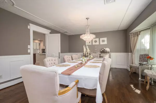 Dix Hills, NY 11746,10 Stony Run CT