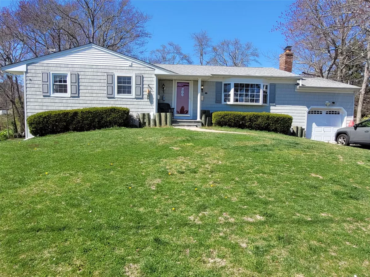 Blue Point, NY 11715,61 Madison ST