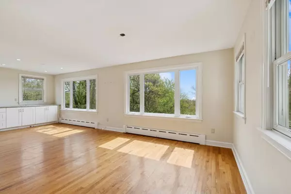 Staten Island, NY 10304,1197 Todt Hill RD