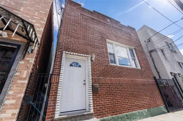 Corona, NY 11368,5809 Waldron St
