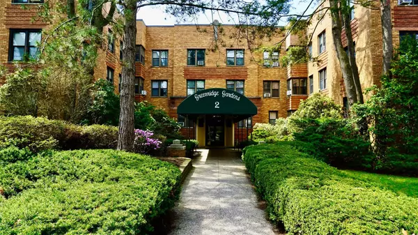 2 Greenridge AVE #2P, White Plains, NY 10605