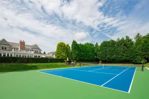 327 Georgica RD, East Hampton, NY 11937