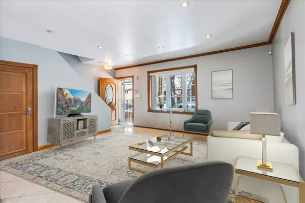 Astoria, NY 11105,21-09 48th ST