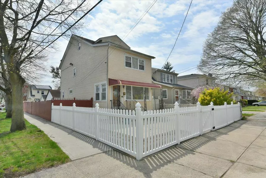 224-40 Fairbury AVE, Queens Village, NY 11428