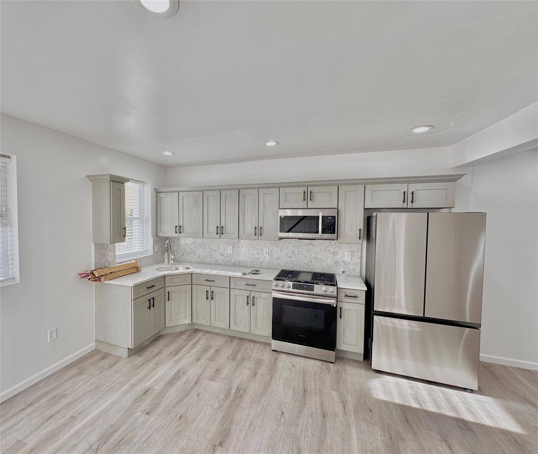 Yonkers, NY 10701,103 Waverly ST
