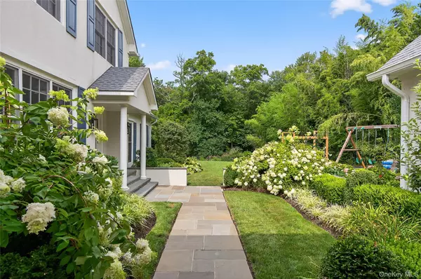 Locust Valley, NY 11560,11 Morgan LN