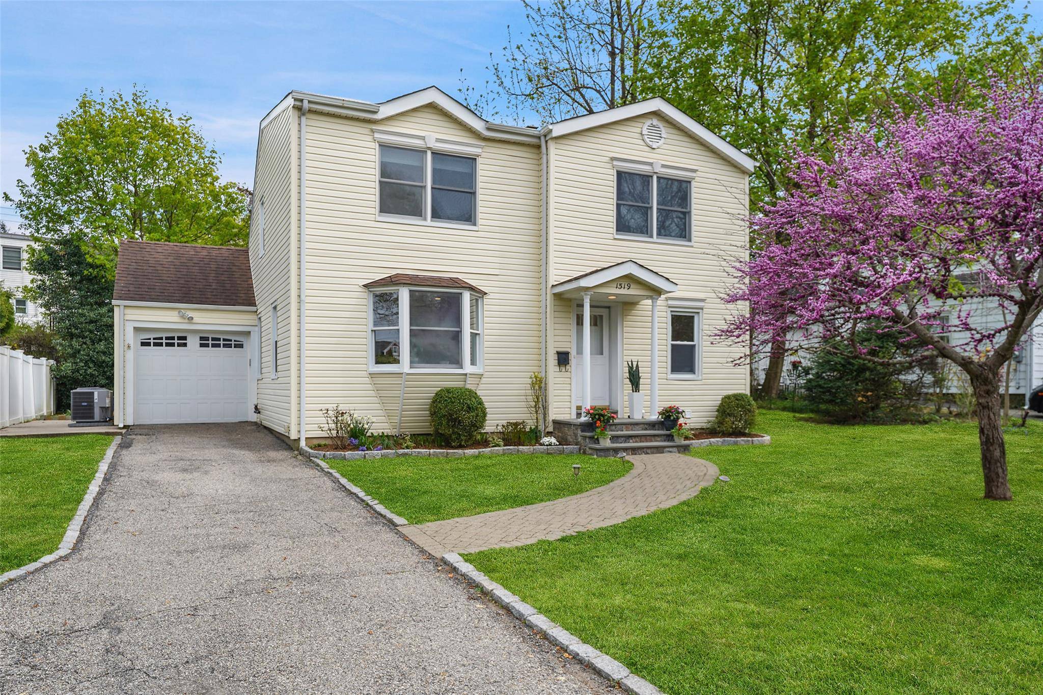 1519 Pine Knoll LN, Mamaroneck, NY 10543