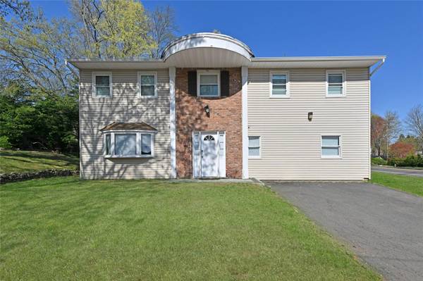1 Bedford CT, Spring Valley, NY 10977