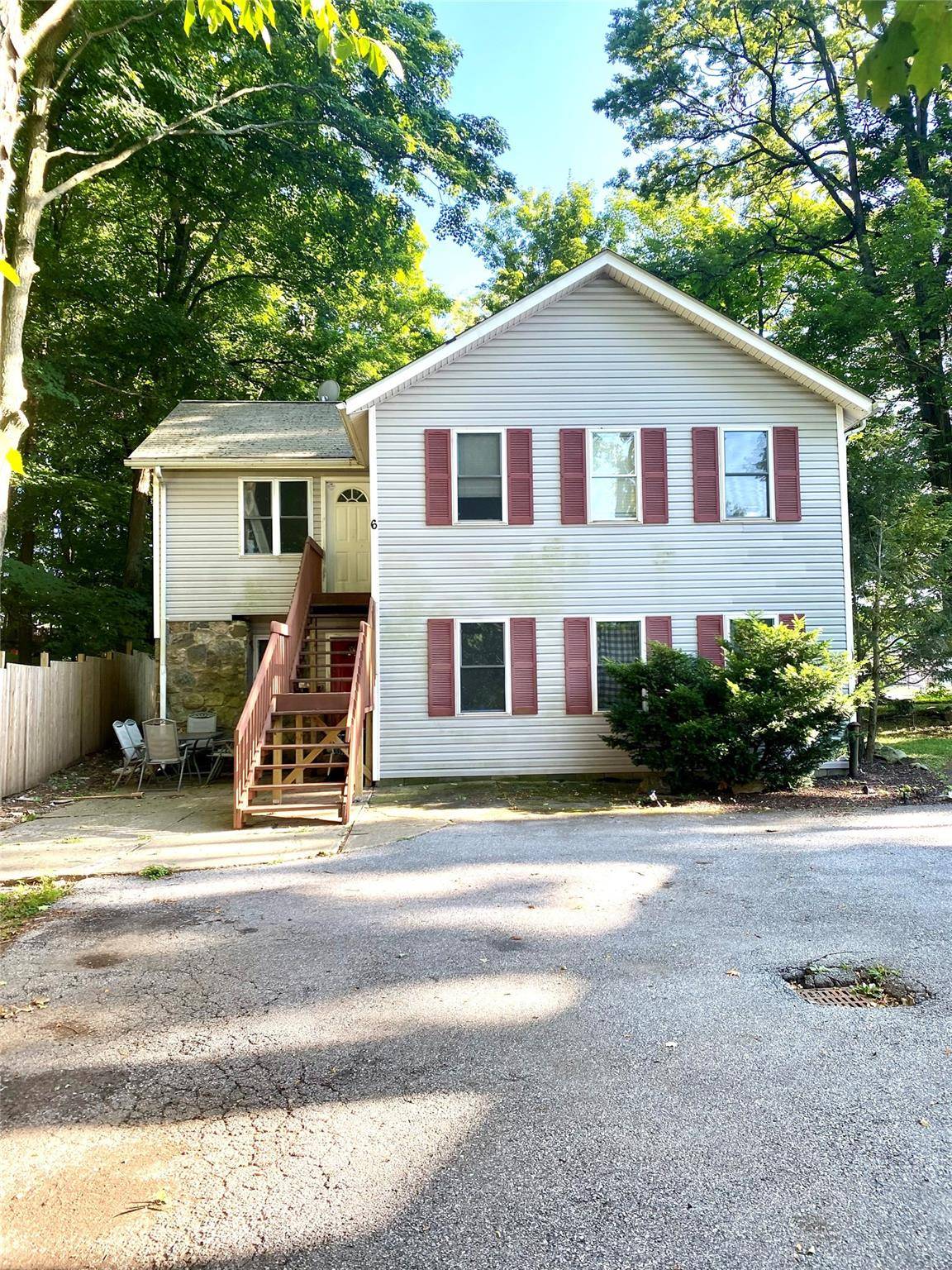 Shrub Oak, NY 10588,1297 E Main ST #6