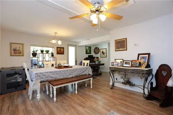 Saugerties, NY 12477,651 Glasco TPKE