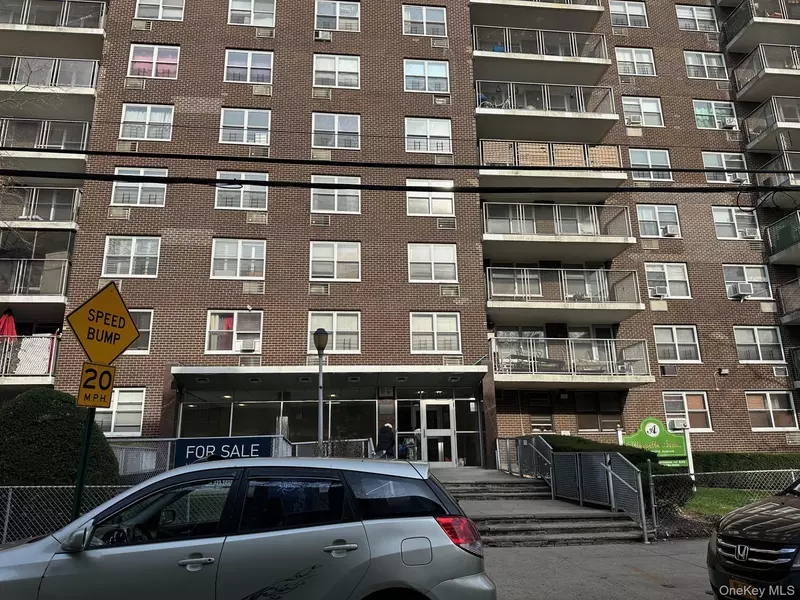 2550 Olinville AVE #8M, Bronx, NY 10467