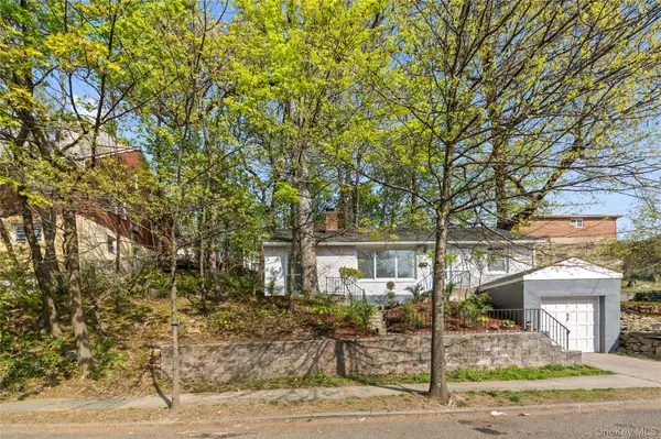 84 Courter AVE, Yonkers, NY 10705
