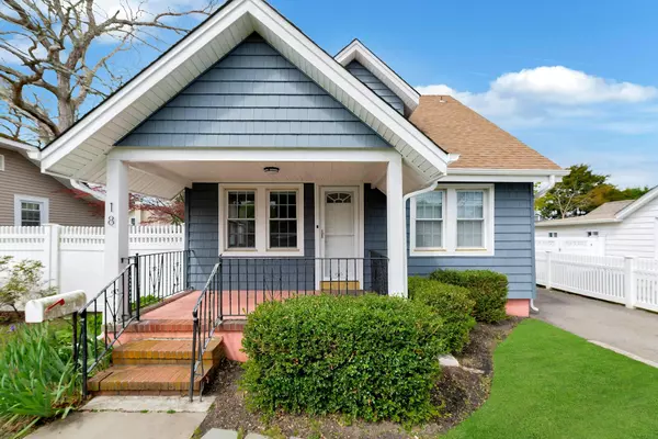 Sayville, NY 11782,18 Willett AVE