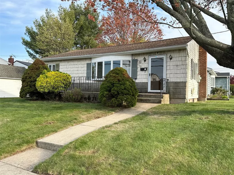 139 Maple AVE, Bethpage, NY 11714