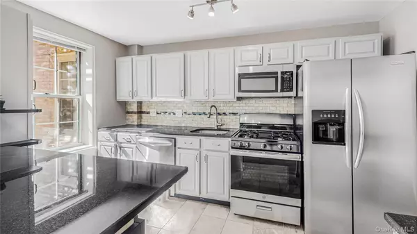 Woodside, NY 11377,55-25 31 AVE #1K