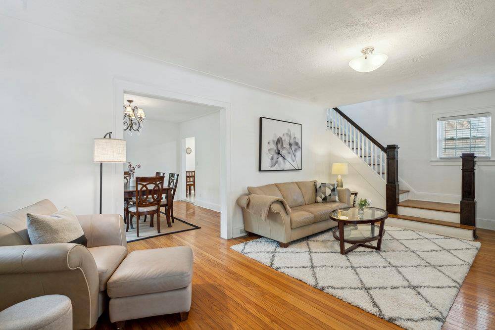 Bayside, NY 11361,38-34 209th ST