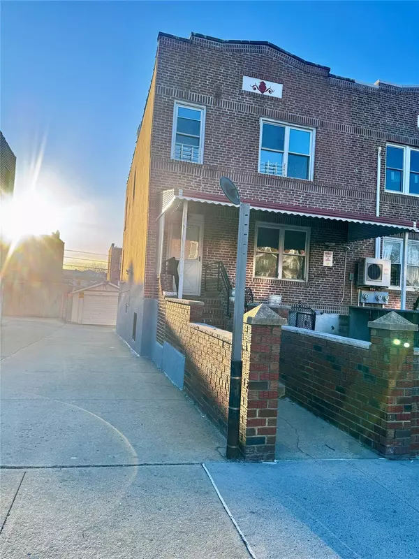 Woodside, NY 11377,51-34 48th Street