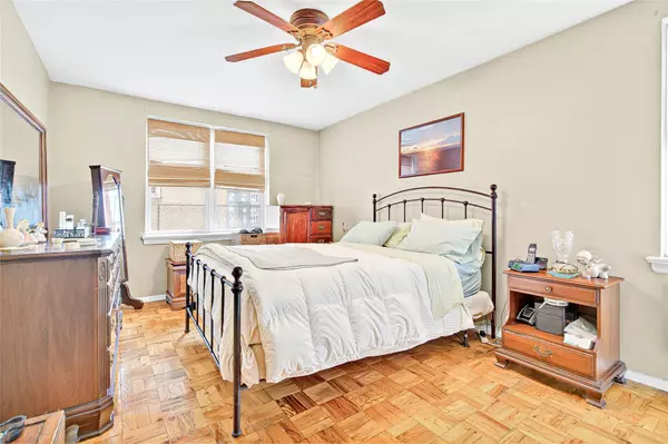 Bronx, NY 10467,3176 Decatur AVE #1I