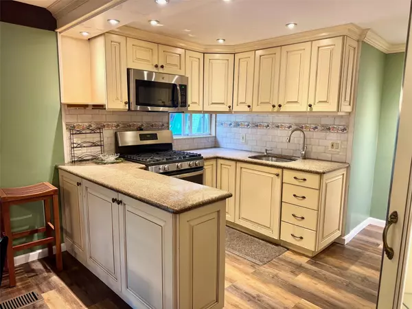 Selden, NY 11784,358 Magnolia DR