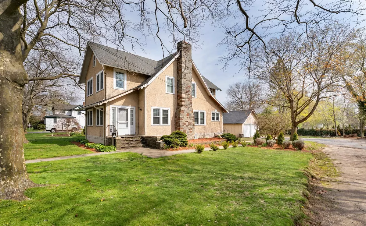 Riverhead, NY 11901,1212 Roanoke AVE