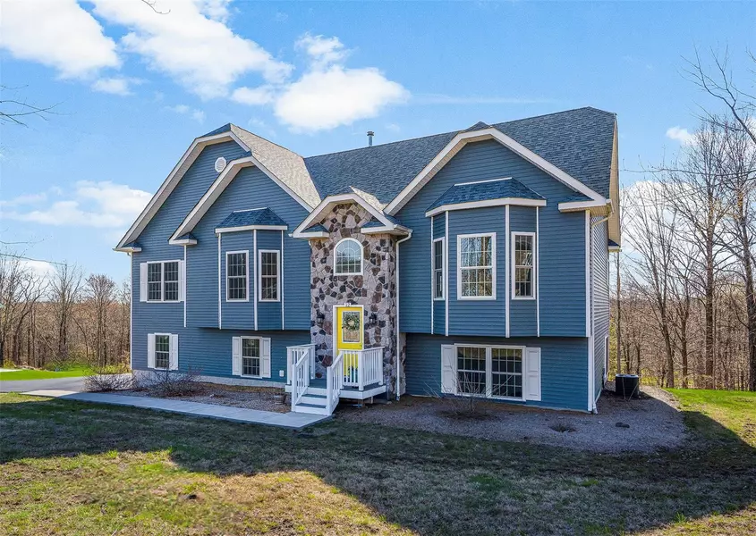 12 Hill RD, Washingtonville, NY 10992