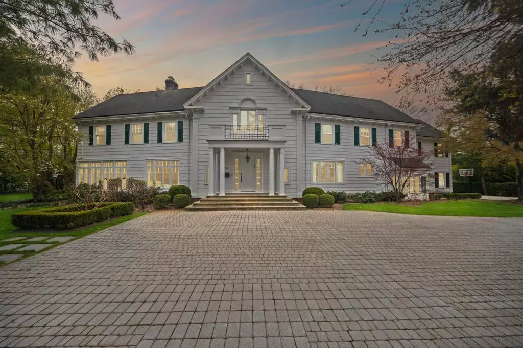 Great Neck, NY 11021,58 Beverly RD