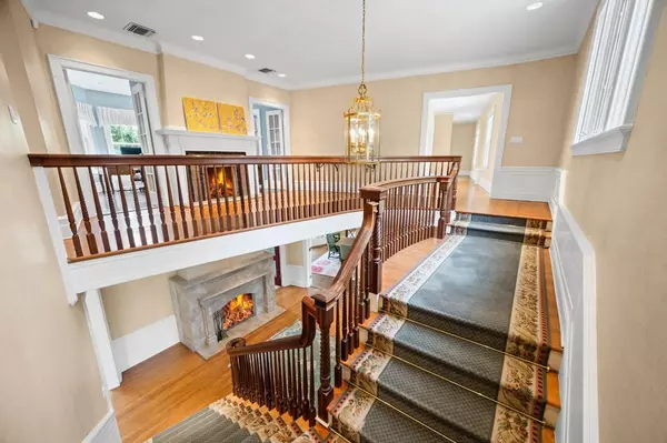 Great Neck, NY 11021,58 Beverly RD