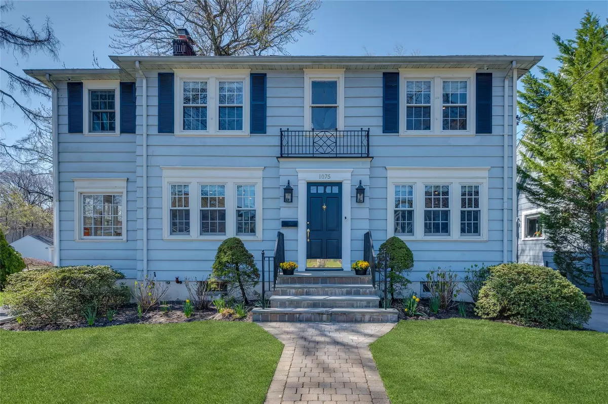 Pelham, NY 10803,1075 Grant AVE