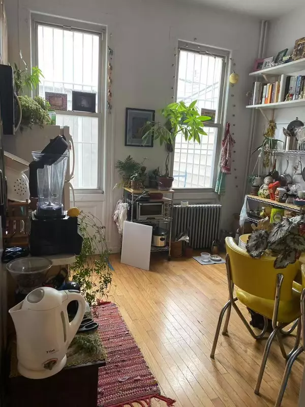 Ridgewood, NY 11385,716 Woodward AVE