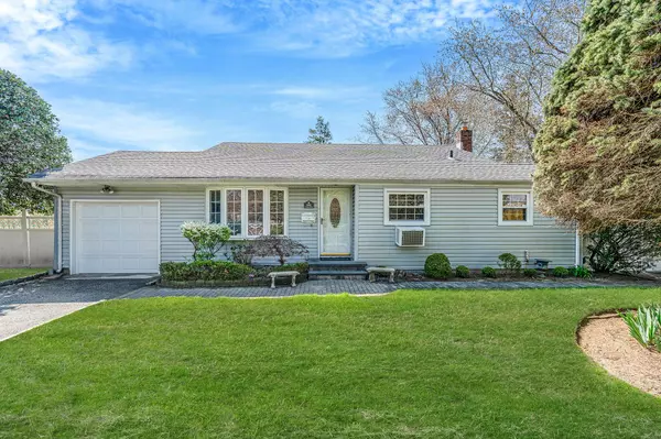982 Union BLVD,  Bay Shore,  NY 11706