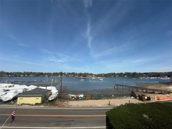 Huntington, NY 11743,293 W Shore RD #3