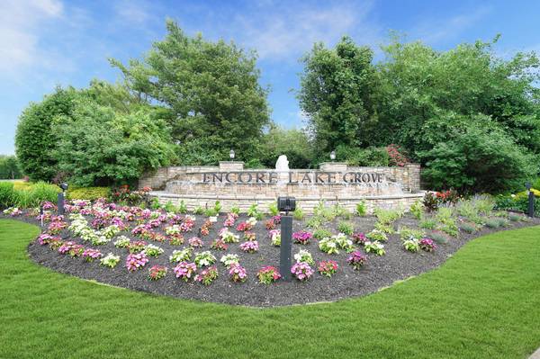 10 Symphony DR, Lake Grove, NY 11755
