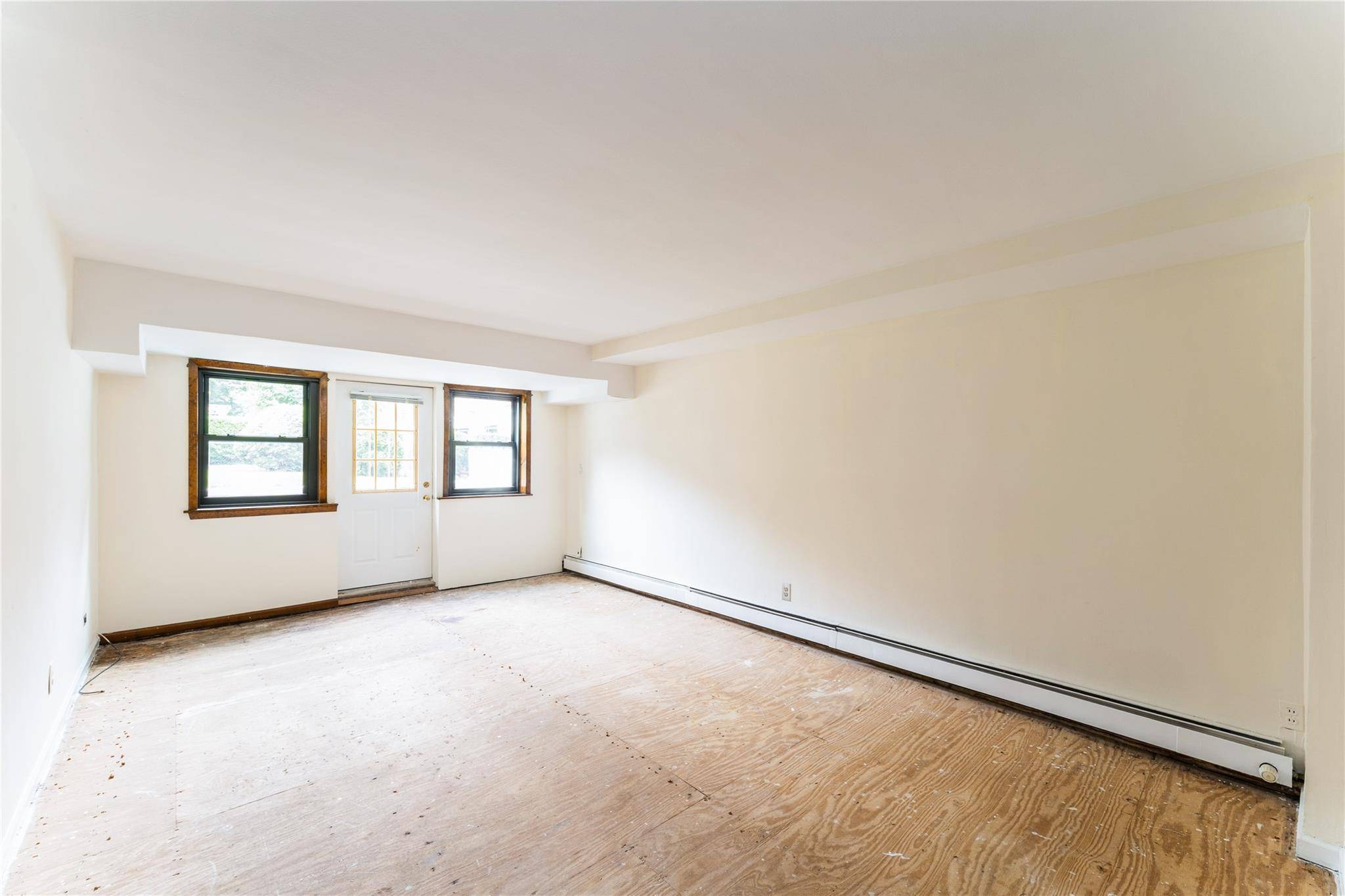 Floral Park, NY 11001,91 Tulip AVE #Rose GL-1