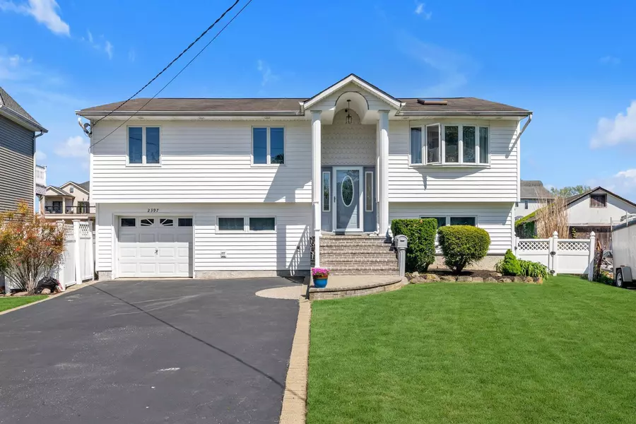 2397 Riverside AVE, Seaford, NY 11783