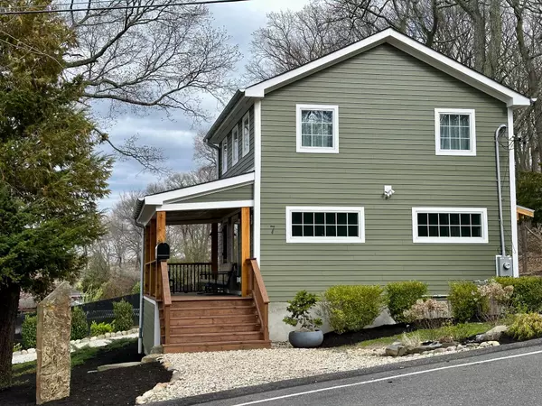 Bayville, NY 11709,7 School ST