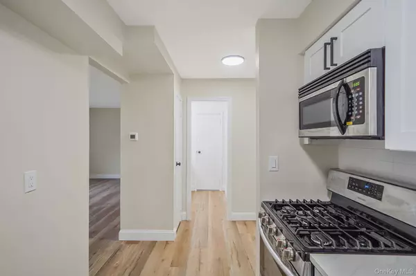 Coram, NY 11727,51 Pointe CIR #51