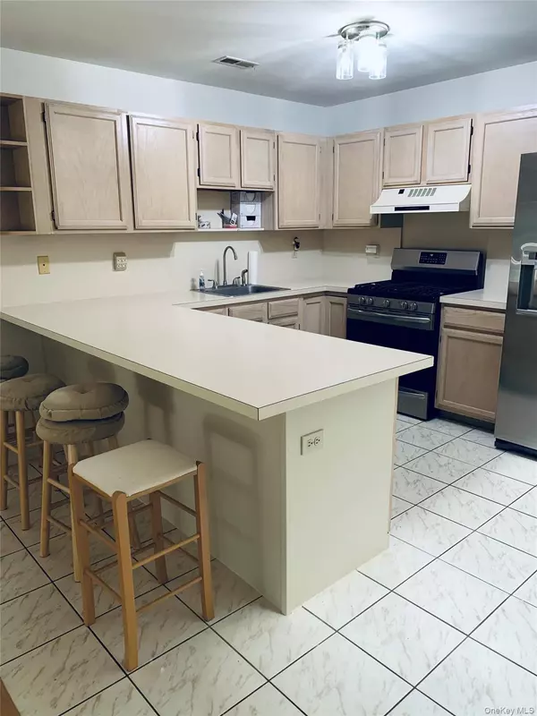 Manorville, NY 11949,72 Fox CT #72