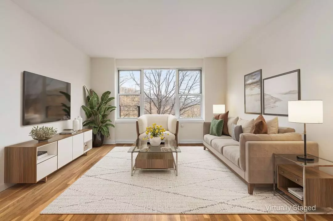 New York (manhattan), NY 10034,25 Indian RD #4F