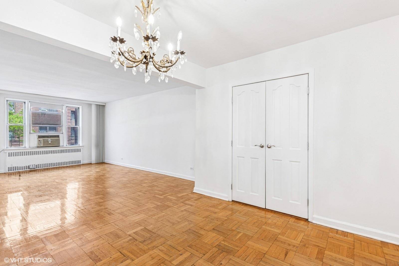 104-20 68 DR #B19, Forest Hills, NY 11375