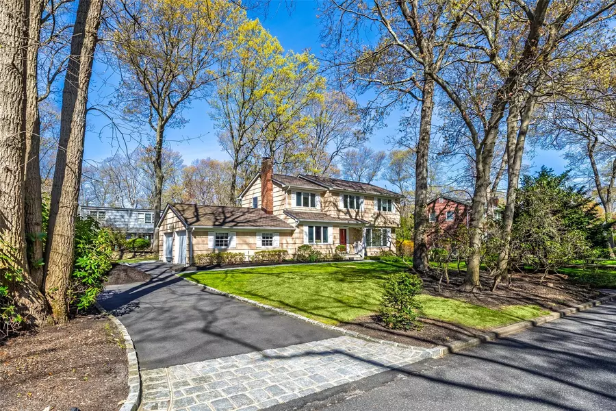 202 Lincoln AVE, Port Jefferson, NY 11777