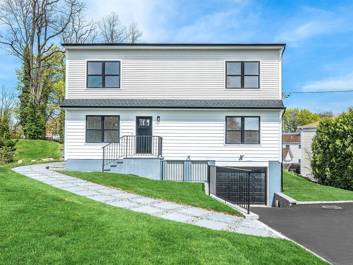 Glen Cove, NY 11542,6 Lee Gray CT